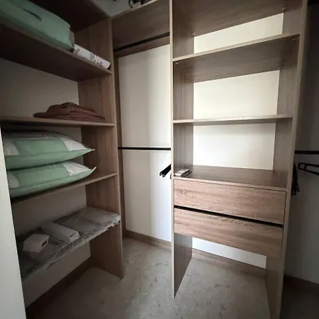 Calypso на берегу моря кораблик Apartment